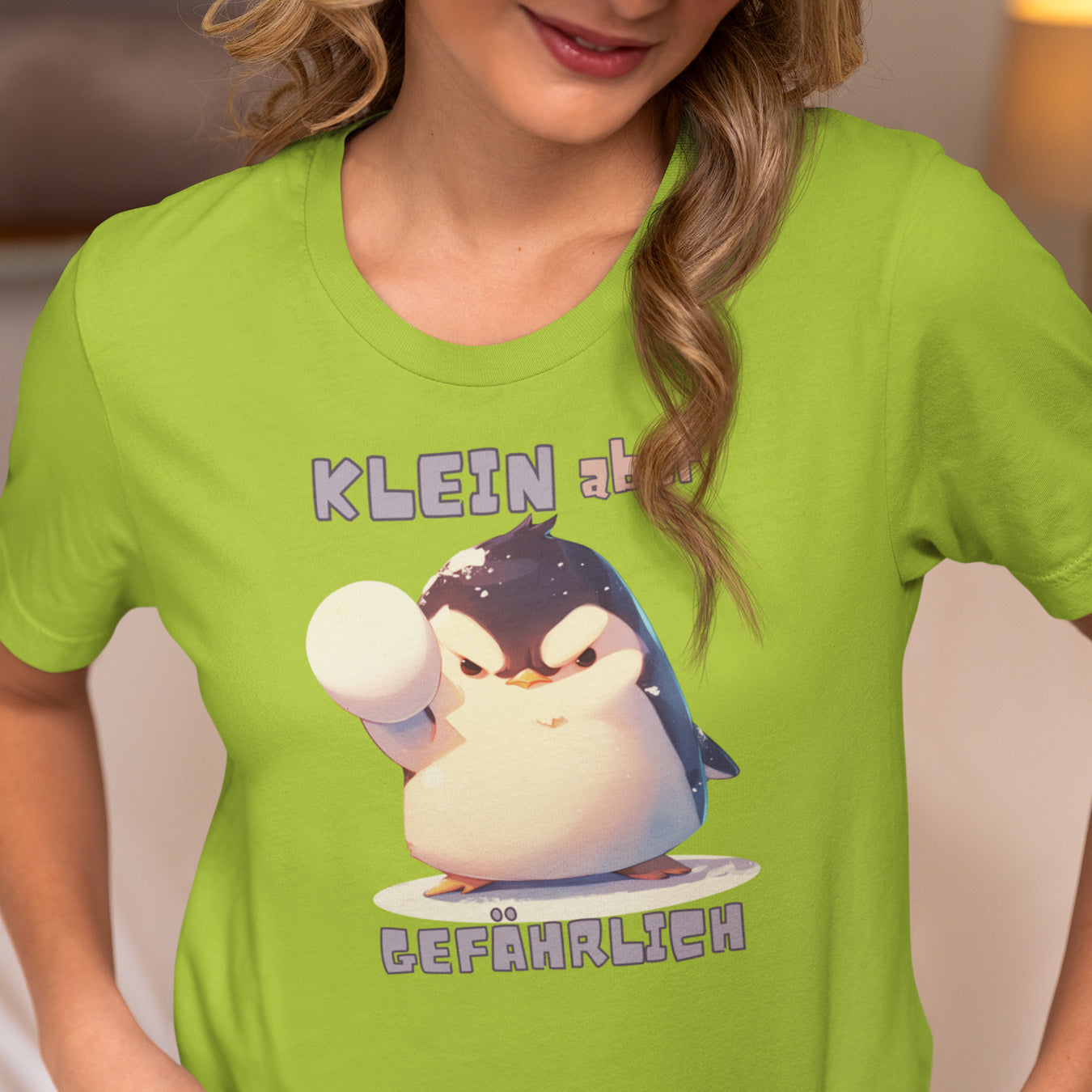 witziger Pinguin Schneeball T-Shirt
