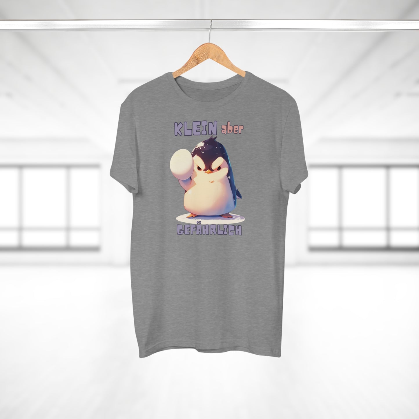witziger Pinguin Schneeball T-Shirt