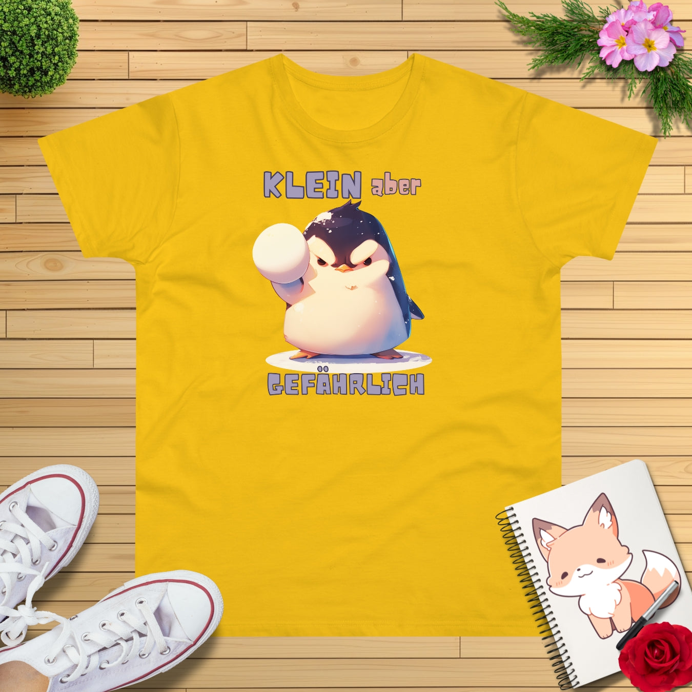 witziger Pinguin Schneeball T-Shirt