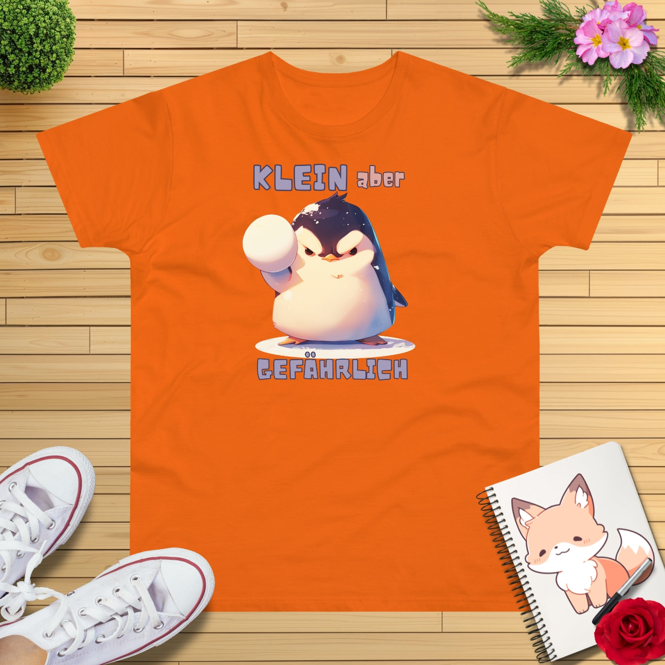 witziger Pinguin Schneeball T-Shirt