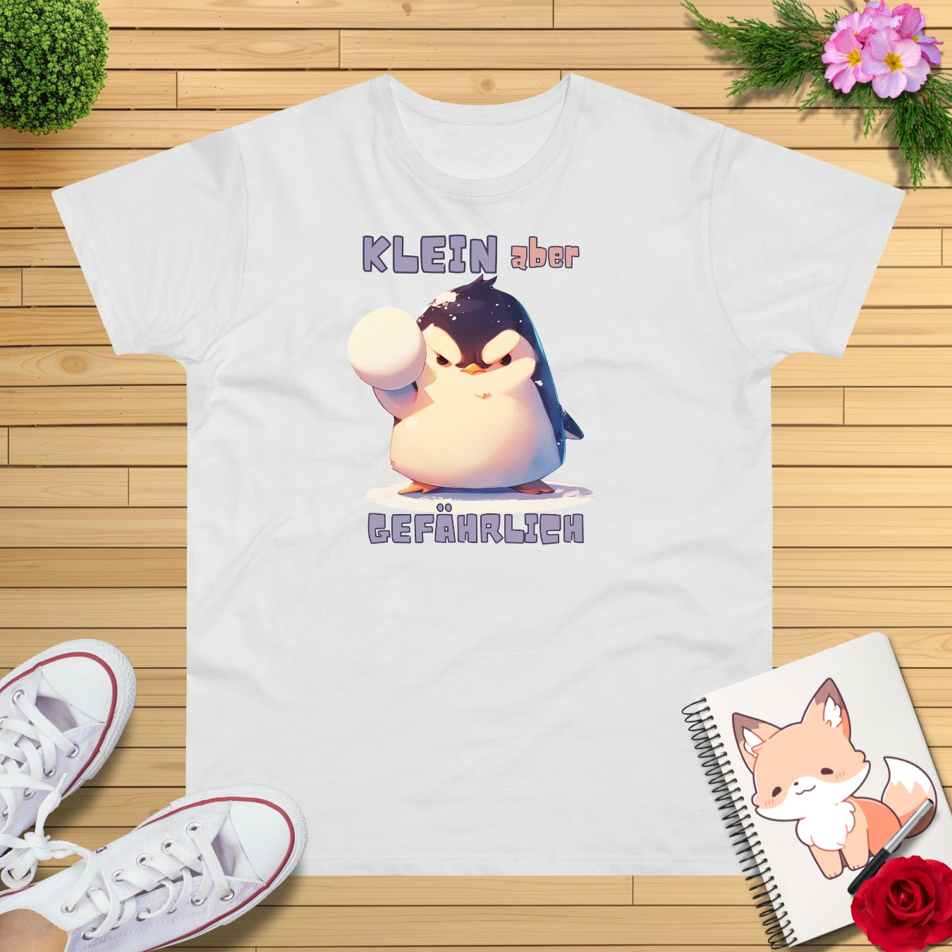 witziger Pinguin Schneeball T-Shirt